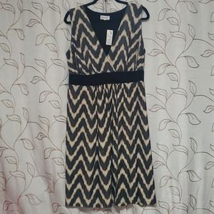 New Sleeveless black and cream dress
